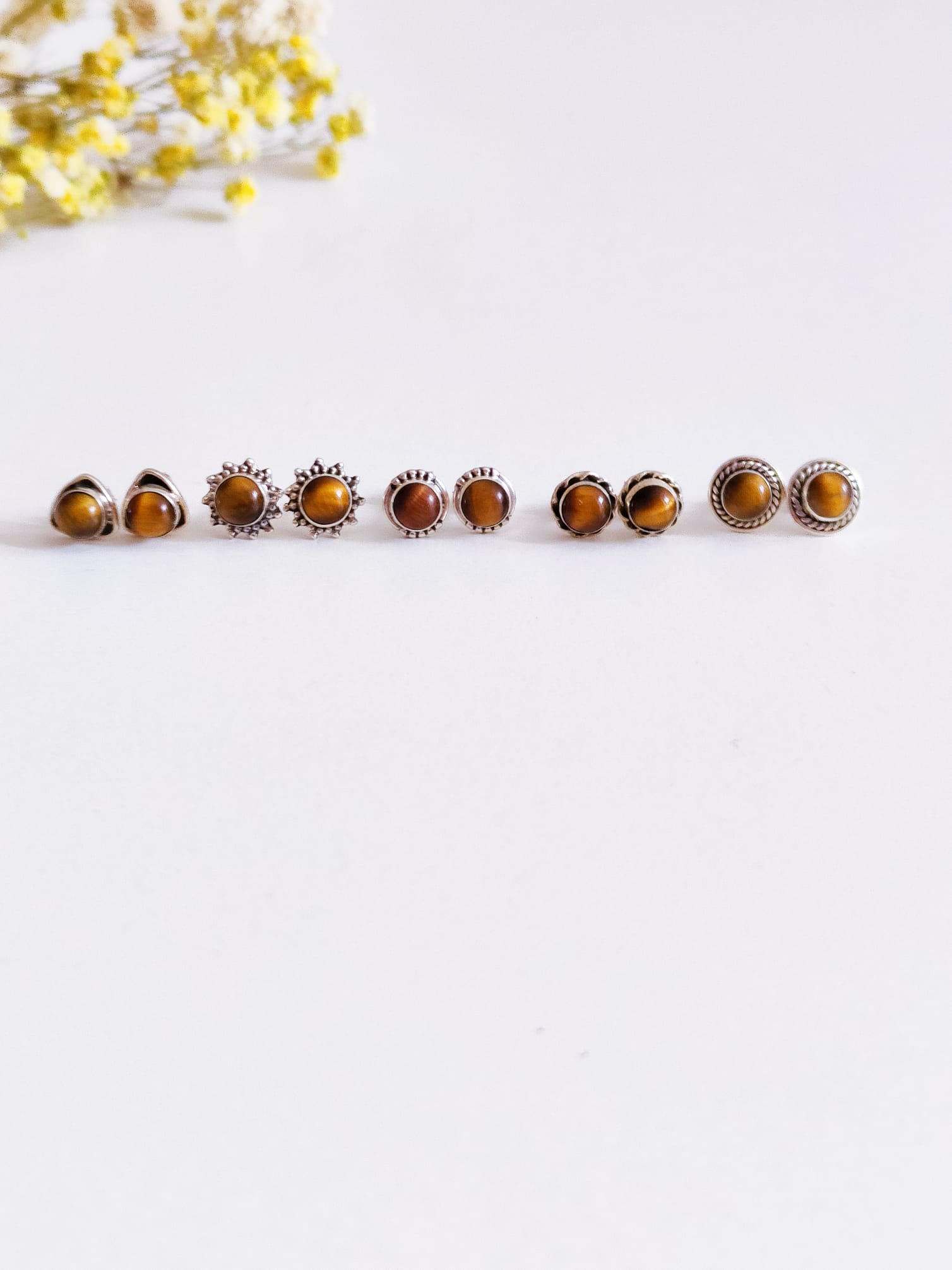 Pendientes botón ojo de tigre y plata