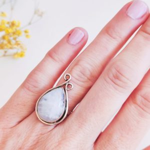 Anillo Gota Aine piedra luna plata