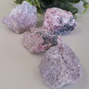 Masivo de Lepidolita con Turmalina rosa